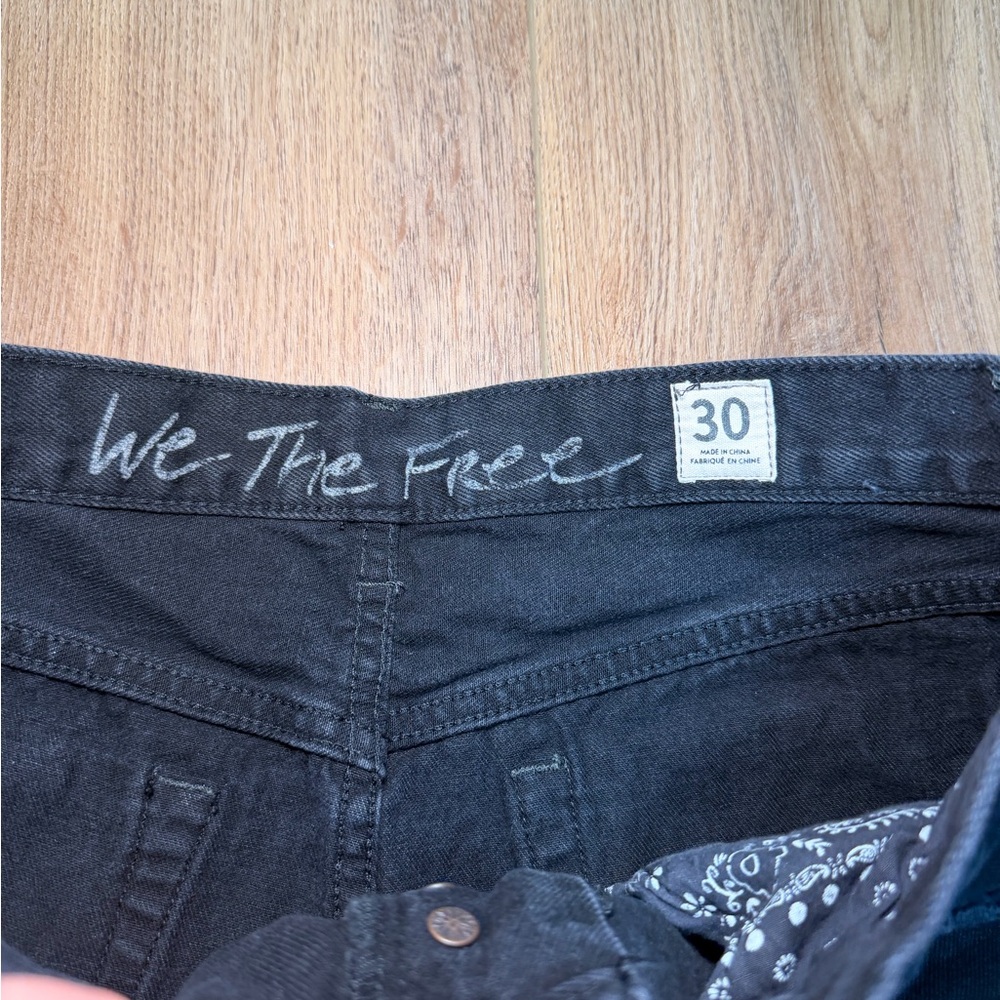 We The Free Sofia Distressed Cut Off Denim Shorts Black Women’s Size 30 Raw Hem - Picture 2 of 6
